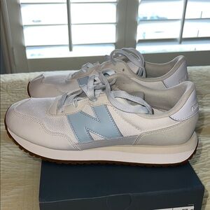 New Balance white and Light Blue Sneakers - sprayed waterproof/stainproof